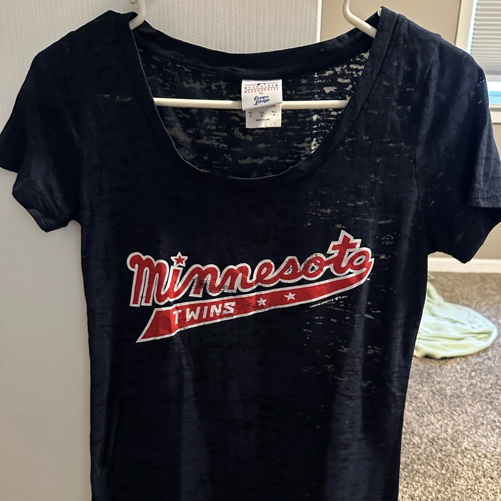 Women’s Minnesota Twins t-shirt